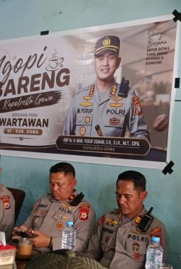 Ngopi Bareng Di Warkop Dottoro, Kapolresta Gowa Perkuat Sinergitas Dengan Media Tegaskan Kolaborasi Demi Gowa Yang Lebih Baik